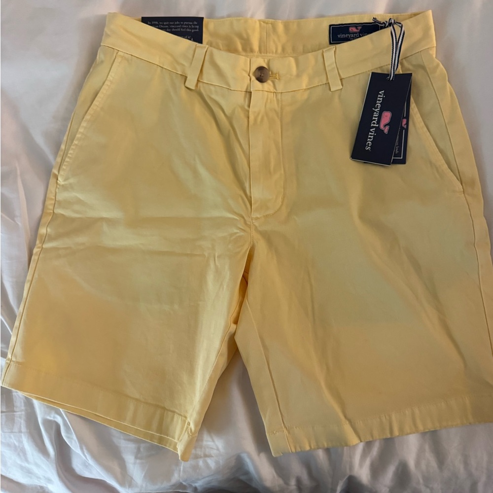 Vineyard Vines Men's Pale Yellow Flat Front Chino Shorts